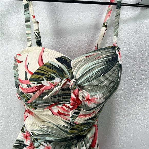 Kona Sol Women's Bandeau Pique High Coverage One Piece Swimsuit Floral Size M - Picture 4 of 8